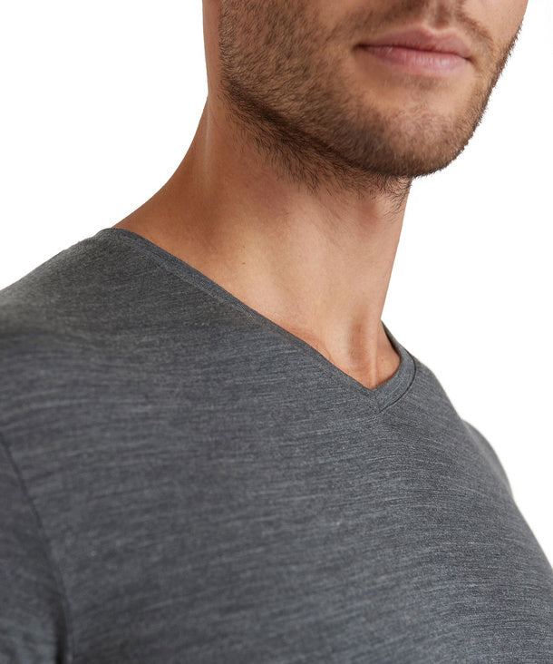 Falke T-shirt Daily ClimaWool V-hals Dark Grey Heather detail 2