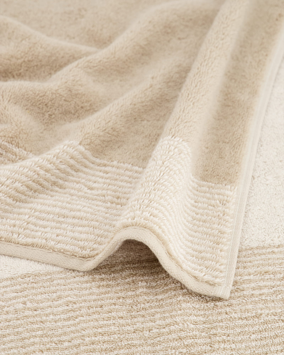 Cawö handdoek Two-Tone Sand detail 4
