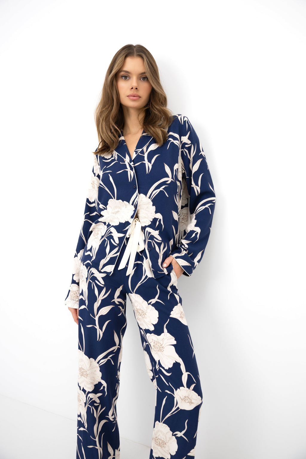 Sensis Pyjama Vaya Donkerblauw met Bloemen