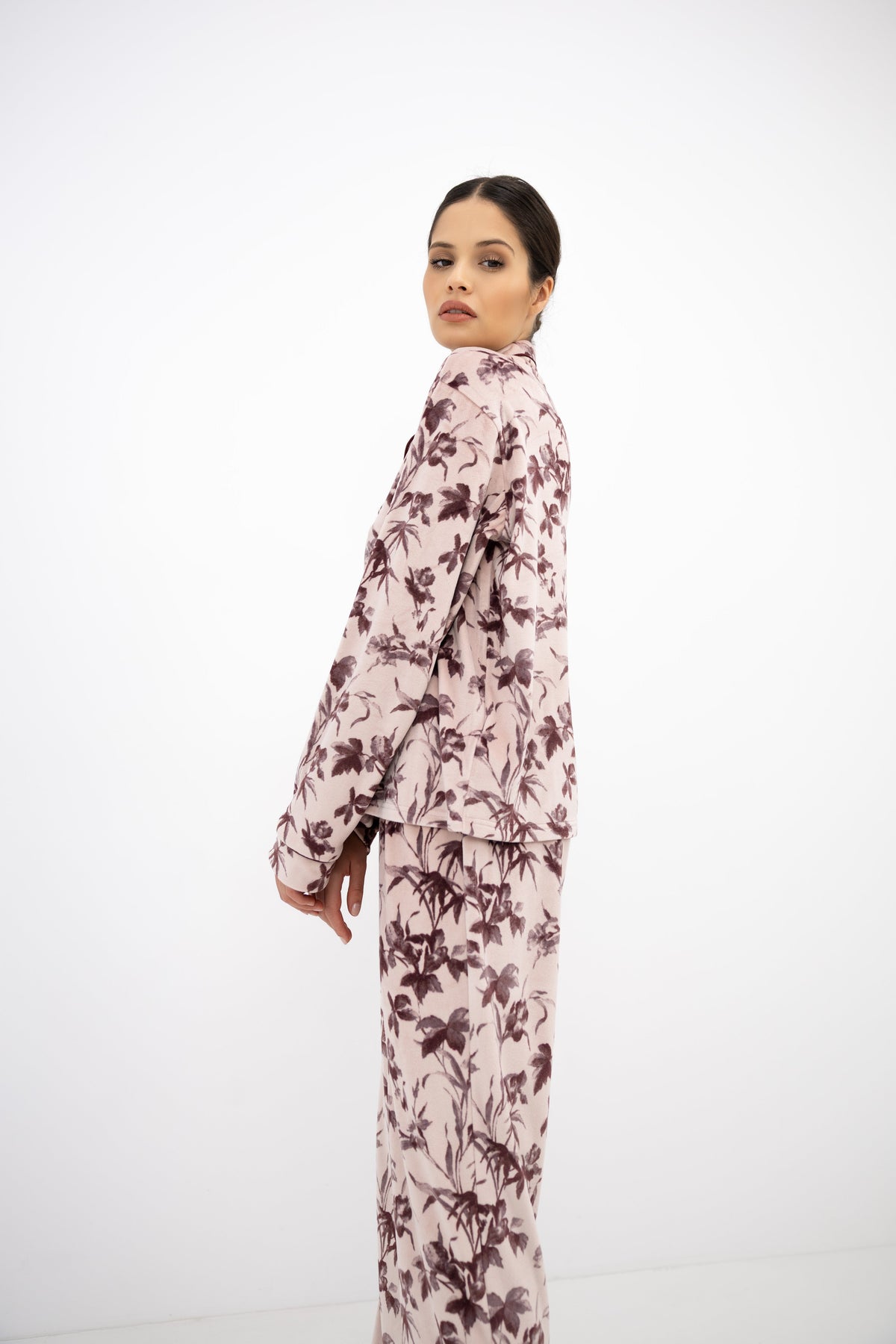 Sensis Pyjama Thalia Poederroze met Bordeaux Bloemen