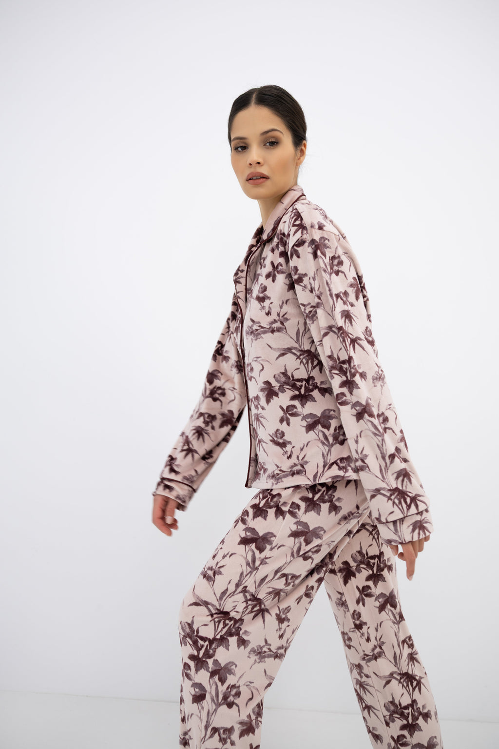 Sensis Pyjama Thalia Poederroze met Bordeaux Bloemen