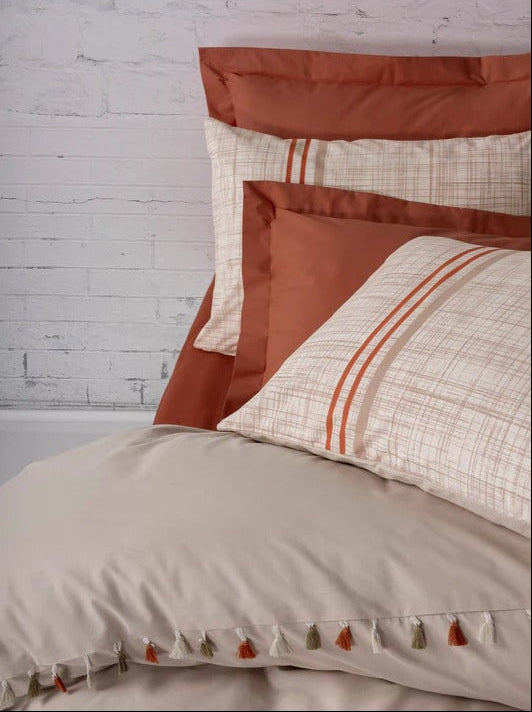 Dekbedovertrek beige pompoms terracotta