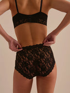 Retro Lace Zwart