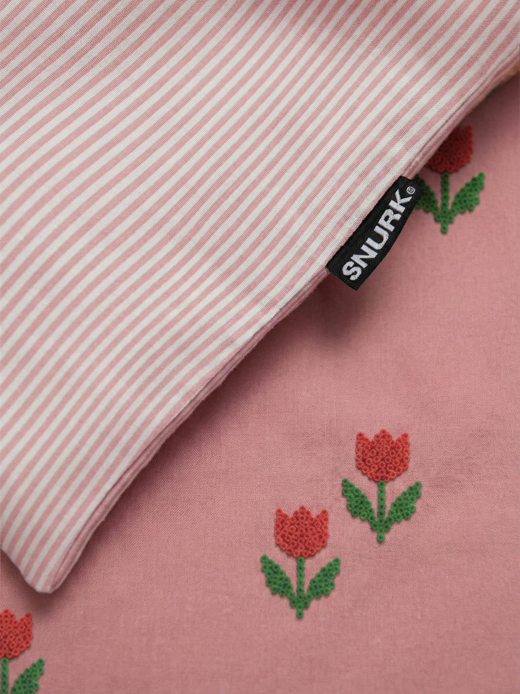 SNURK Dekbedovertrek Tulips in Bead detail 1