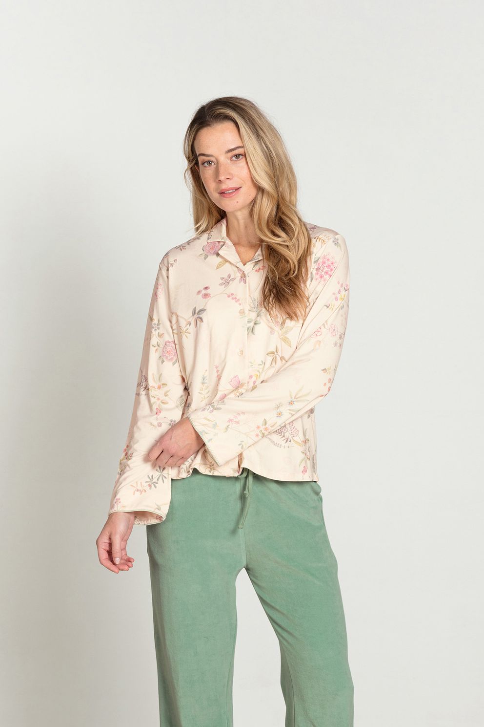 Pip Studio Pyjama Faye/Belin Bodhi Flower Ecru