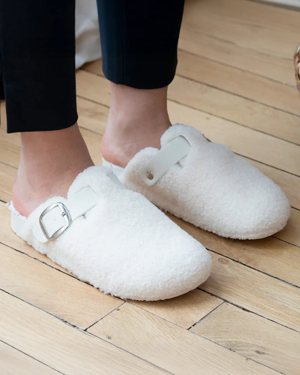 Isotoner Dames Pantoffels Muil Sherpa Ivoor